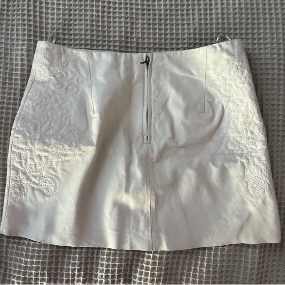 ZARA white cream leather mini skirt Embroidered - Picture 3 of 4